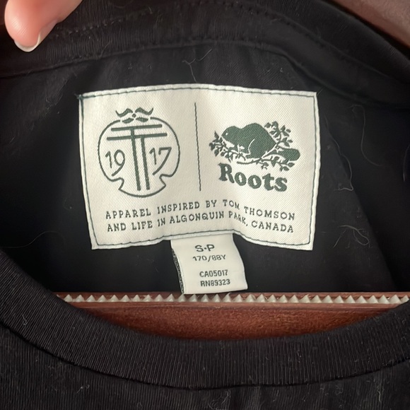NWT, 1917 Roots Canada 100% cotton black crew neck t-shirt - Picture 3 of 5